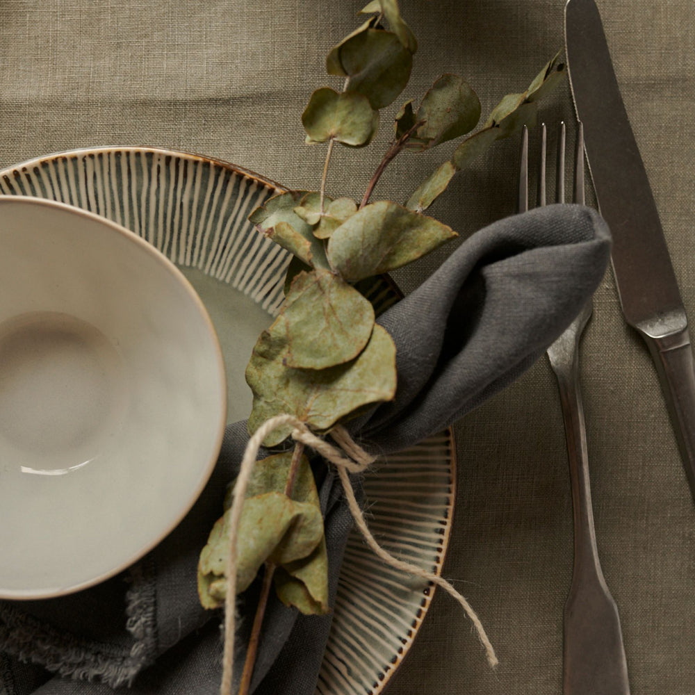 
                      
                        Organic plate light grey, Ø 21.5 cm
                      
                    