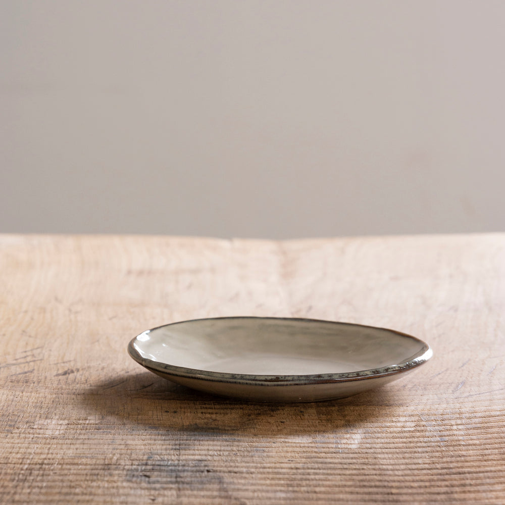 
                      
                        Organic plate cream, Ø 17 cm
                      
                    
