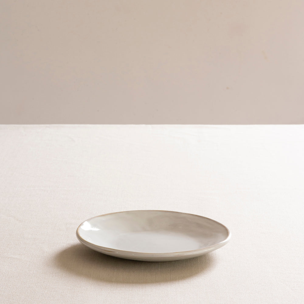 
                      
                        Organic plate white, Ø 17 cm
                      
                    