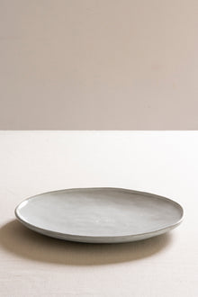  Organischer Teller hellgrau, Ø 26,5 cm
